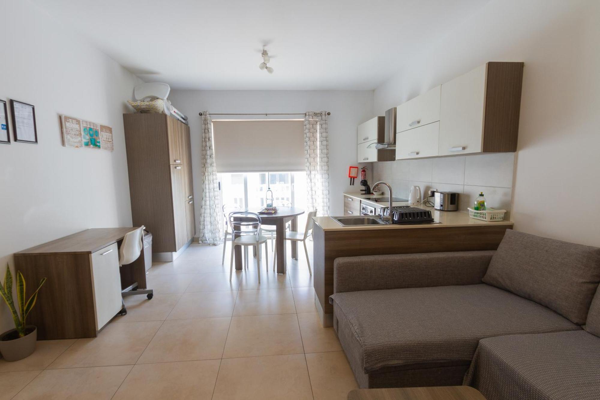Modern & Central 2 Bedroom & 2 Bathrooms Apartment Msida Exterior photo
