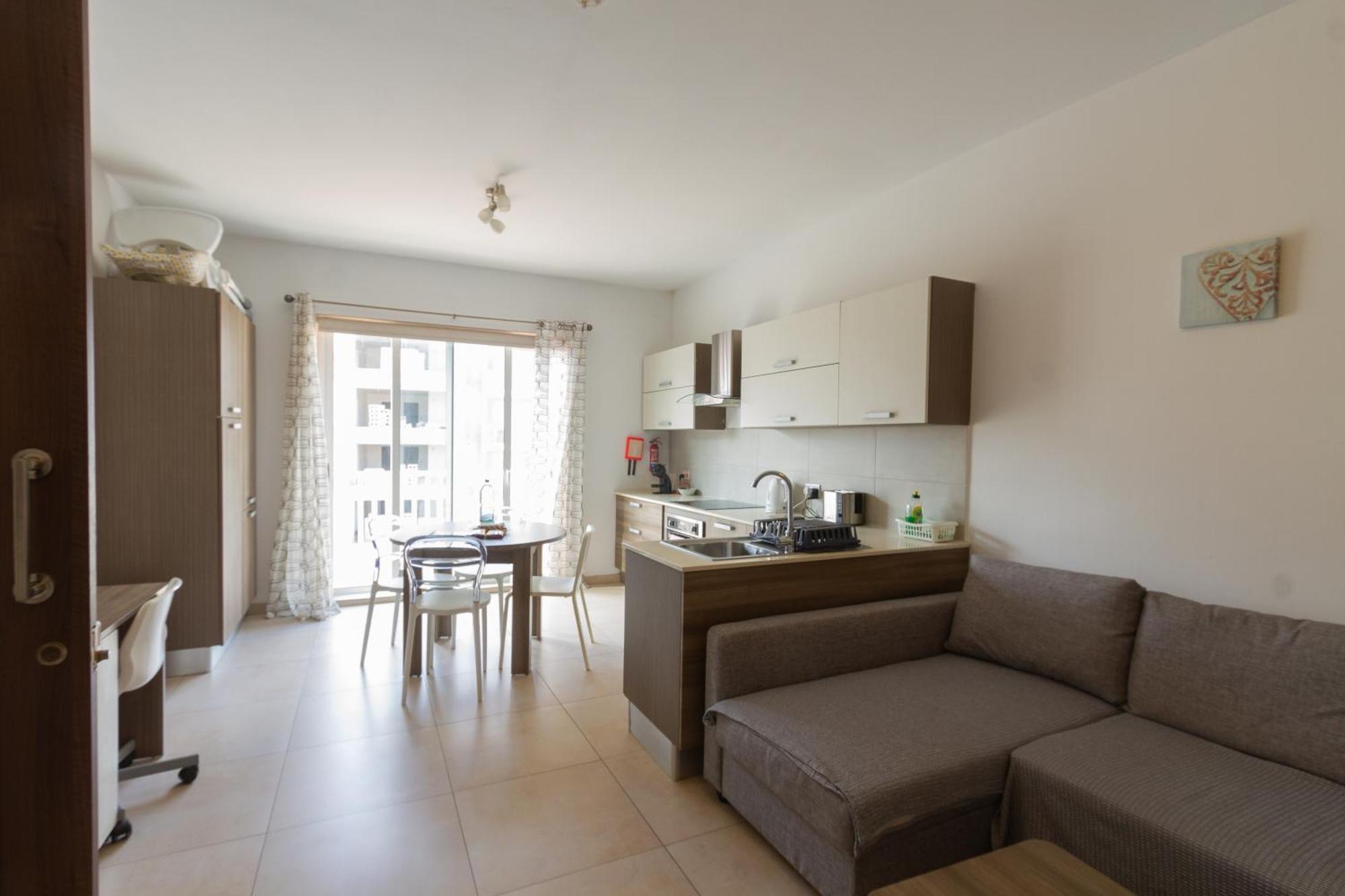 Modern & Central 2 Bedroom & 2 Bathrooms Apartment Msida Exterior photo