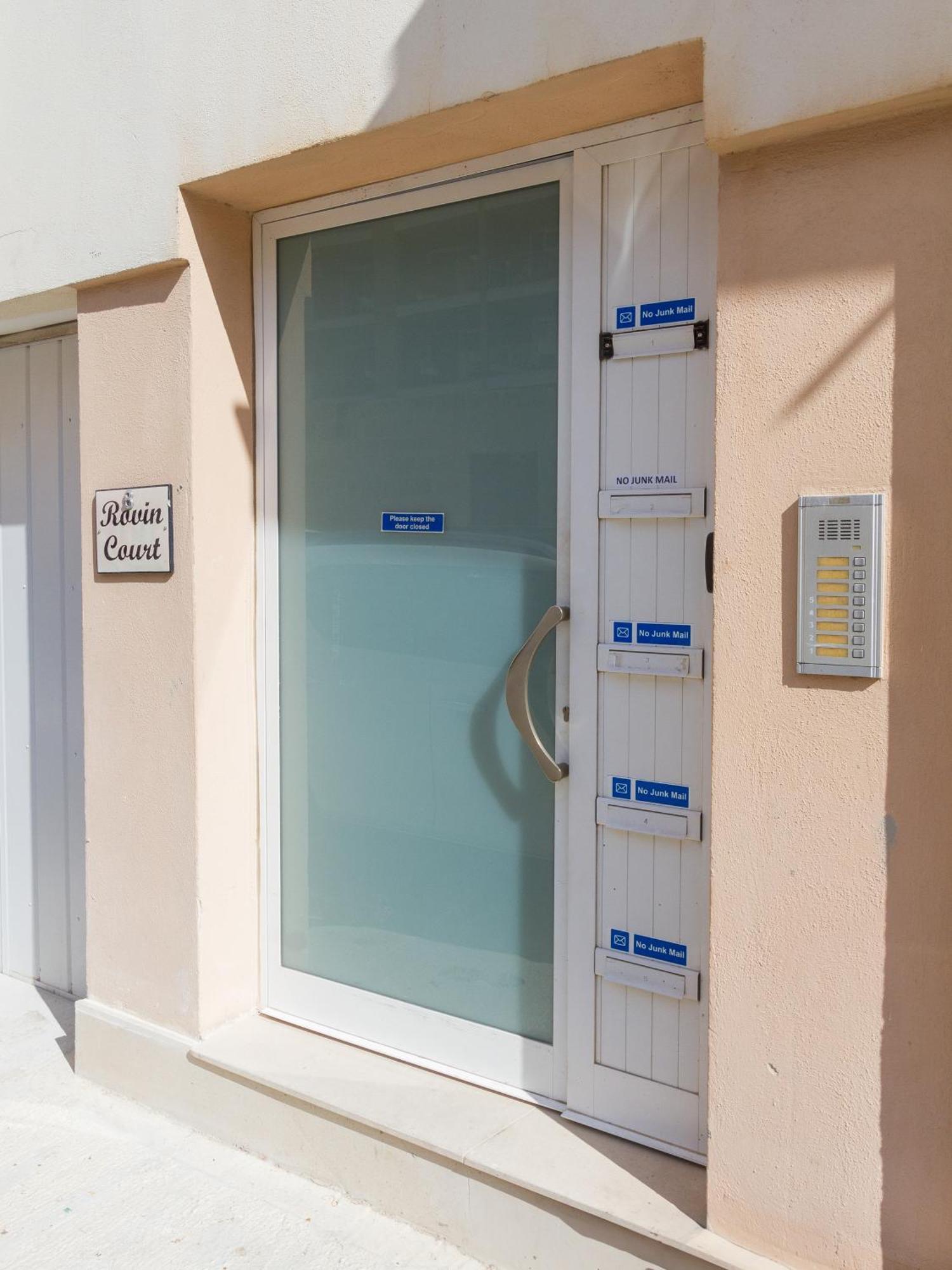 Modern & Central 2 Bedroom & 2 Bathrooms Apartment Msida Exterior photo